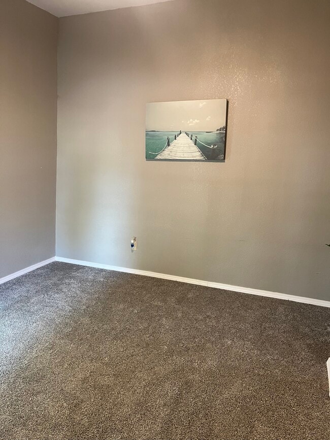 Building Photo - 2018 Pryor Ave Rental