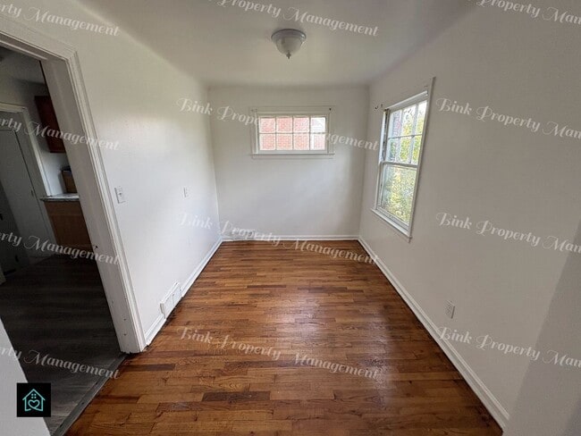 Photo - 19373 Barlow St