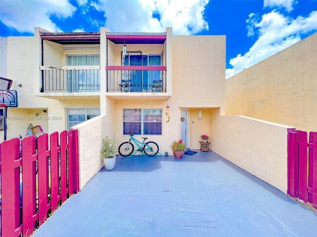 3672 SW 59th Ave