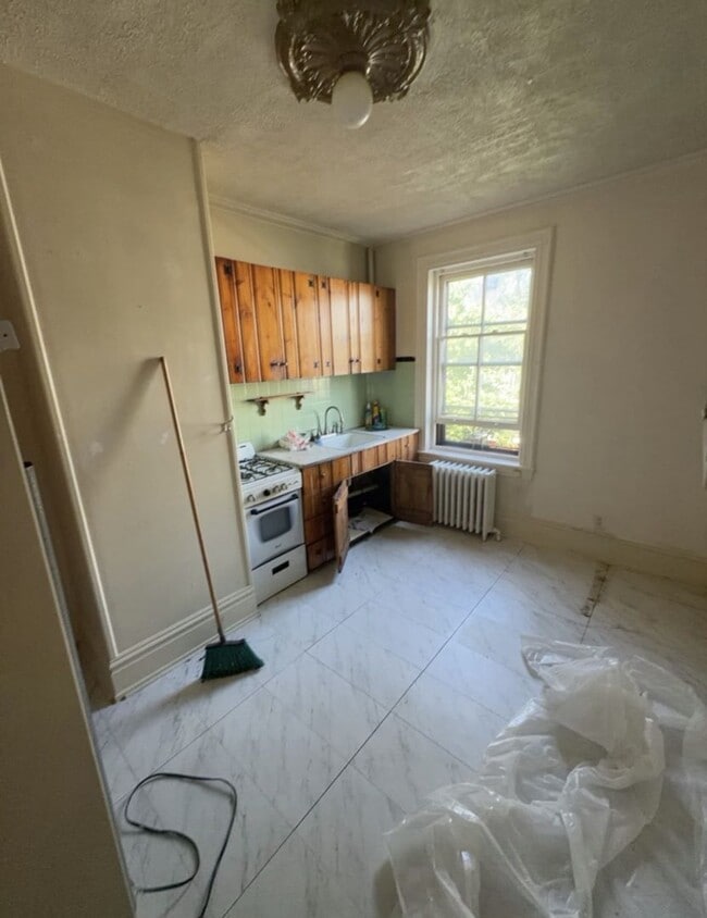 Building Photo - 169 W Norris St Unit Apt#3