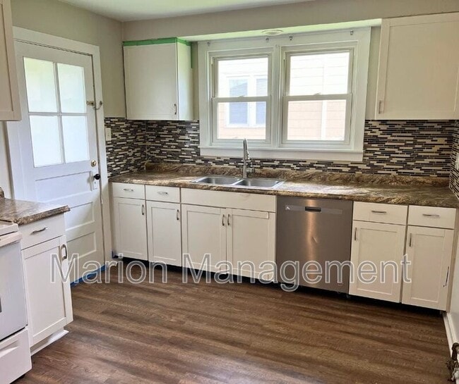 Photo - 716 N Meridian St
