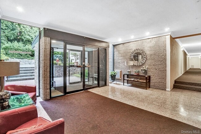 Photo - 128 Colonial Pkwy Unit 3E