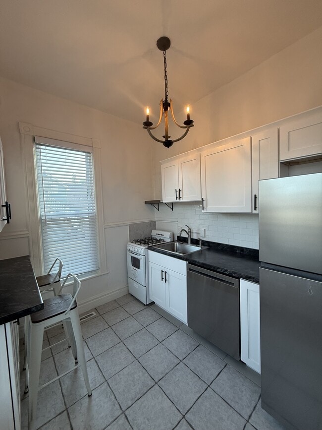 Photo - 57 E Ash St