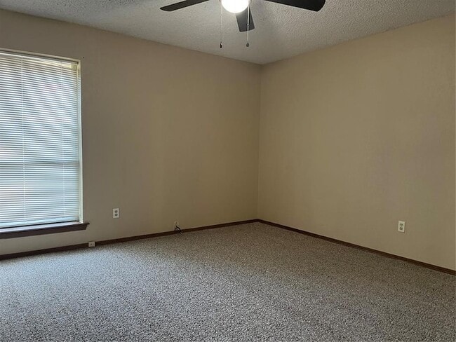 Photo - 10329 Exter Ave