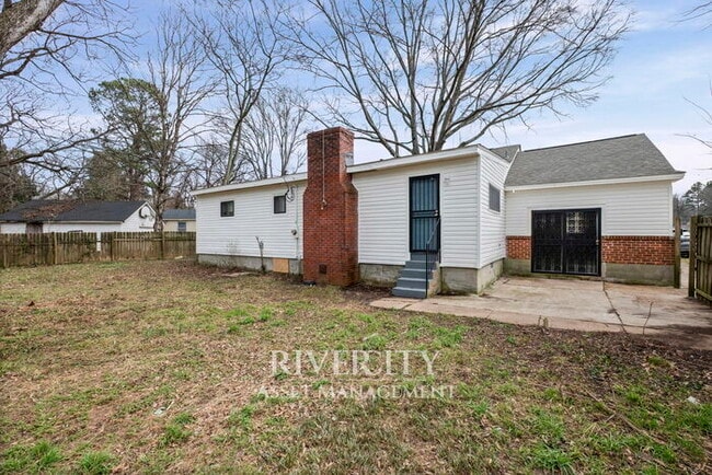 Photo - Beautifully Renovated 3 Bed / 2 Bath Home with Over 1,700 Sq Ft!