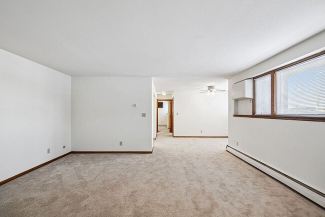 Photo - Rose Mall Apartments