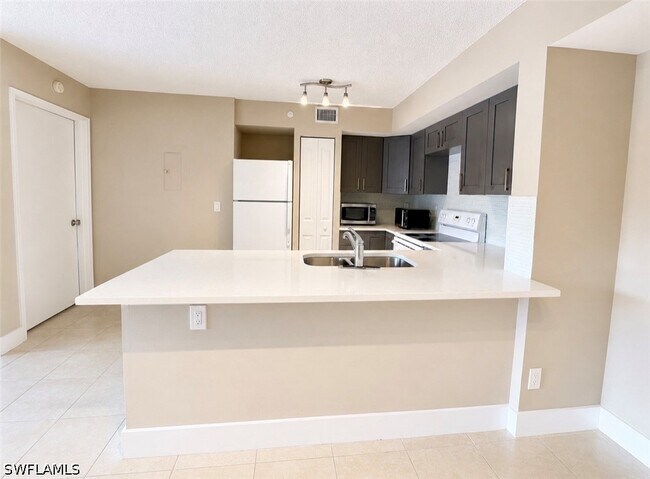 Photo - 1205 Wildwood Lakes Blvd Unit 203