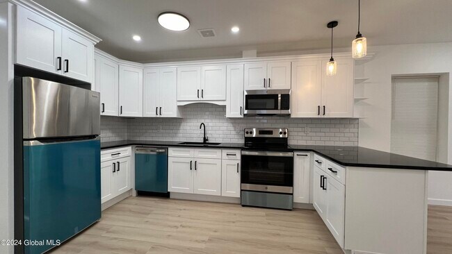 43 5th Ave