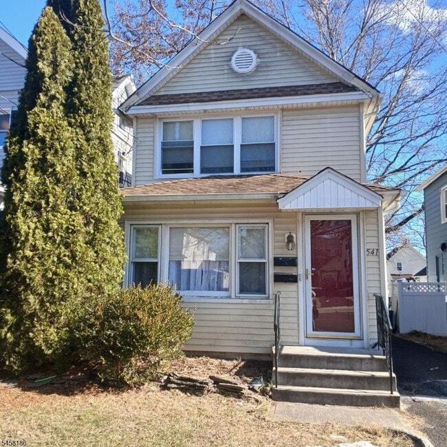 Building Photo - 541 Downer St Unit 1
