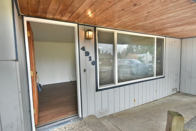 Photo - 3Bd/2Ba Everett House