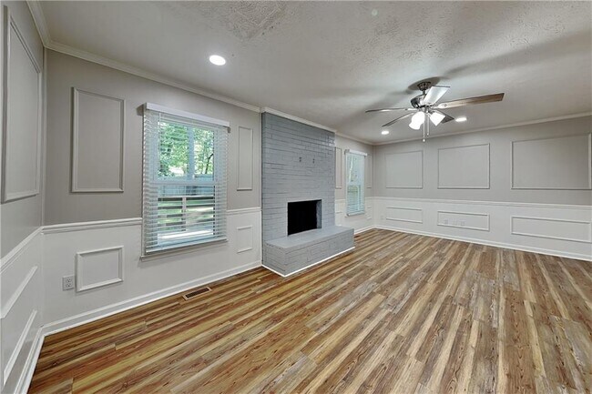 Photo - 6839 Woodcreek Ln