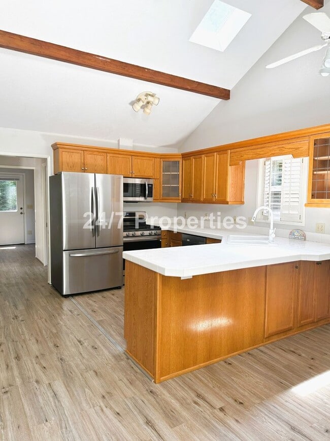 Photo - Bright 2 BD | 1 BA Home - A Hidden Gem in Garden Home!