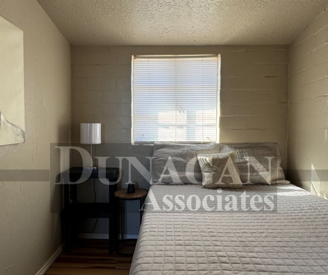 Photo - 1 Bedroom, 1 Bath upstair apartment Unit B