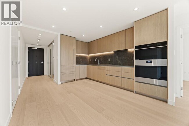 785 Harbour Wy Unit 501