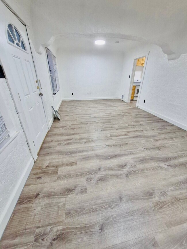 254 N 10th Ave Unit 254 N. 10th ave.
