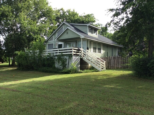 Building Photo - 12421 Green Ridge Dr
