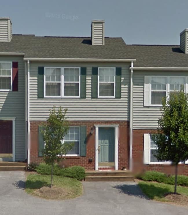 Building Photo - Available for the 2026-2027 lease term.