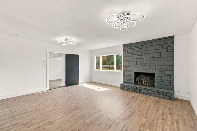 Photo - 2312 Court St