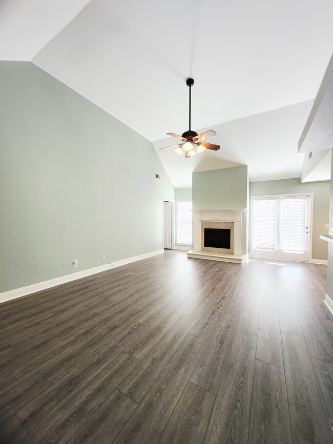 Photo - 420 Nathan St