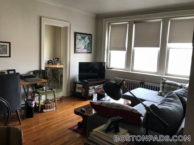 Building Photo - 2045 Commonwealth Ave Rental