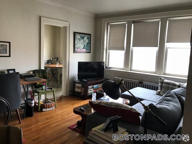 Building Photo - 2045 Commonwealth Ave Rental