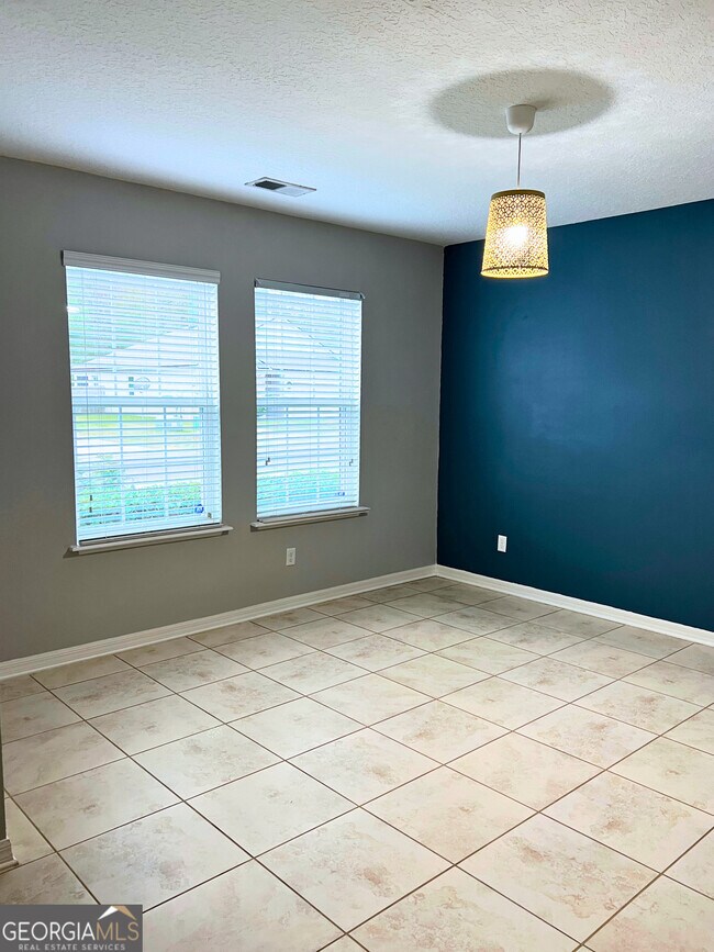 Photo - 125 Walnut Wy