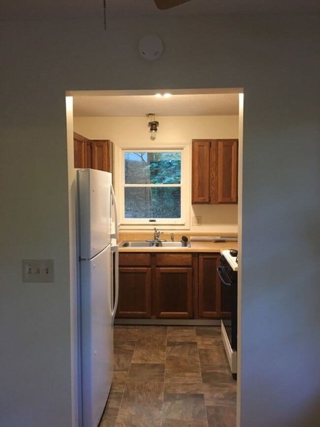 Photo - SPACIOUS 2 BEDROOM IN HOLIDAY HILLS AREA
