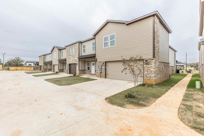 Photo - 316 Beau Claire Cir