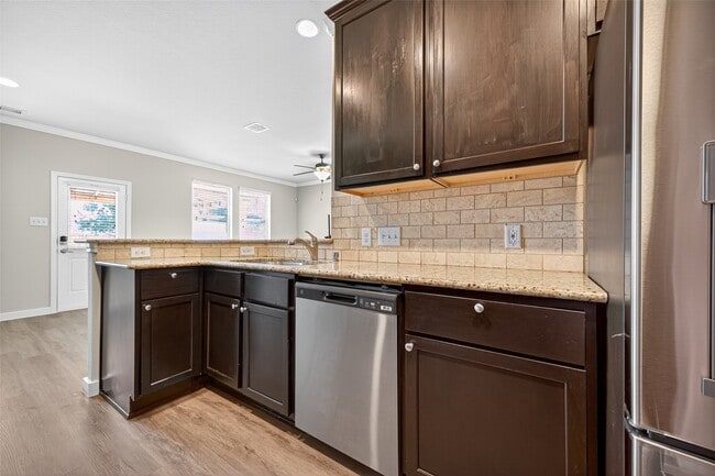 Photo - 6438 Haywards Crossing S Cir