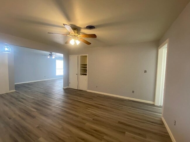 Photo - 426 E 50th St