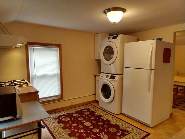 Photo - 25 Beacon St Unit up