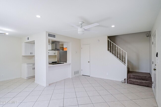 Photo - 1237 E Lawrence Ln