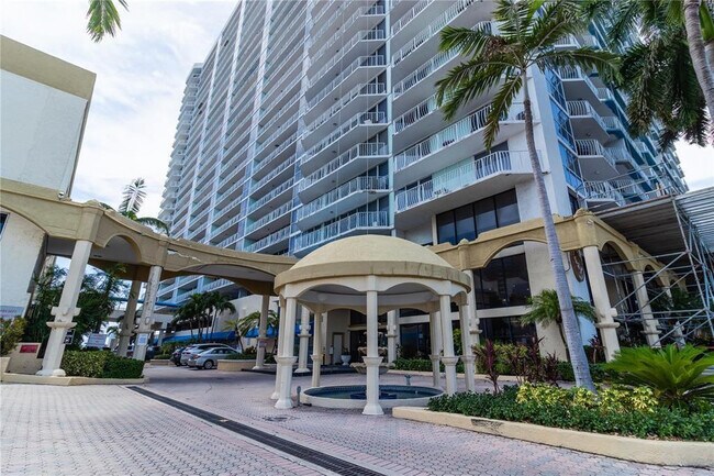 Photo - 7601 E Treasure Dr Unit 2022