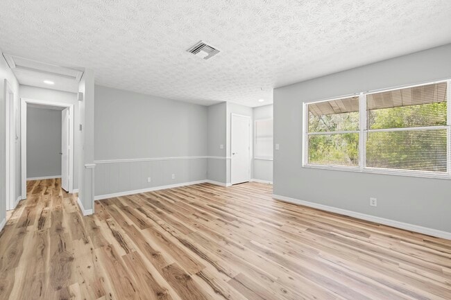 Photo - 2910 S Coleman Ave