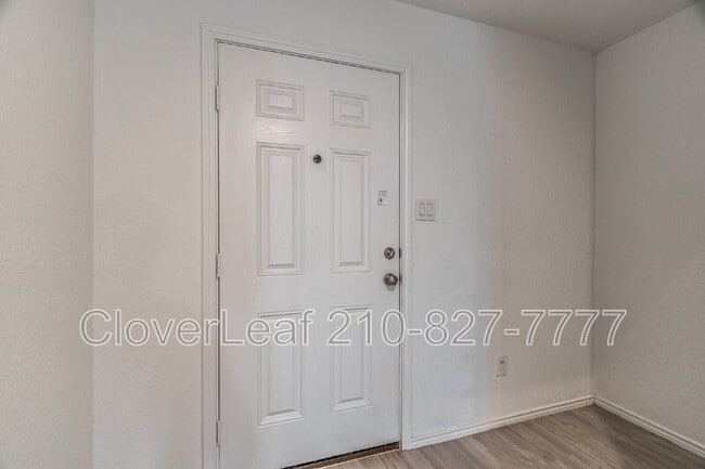 6411 Bernardo Wy