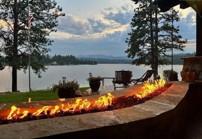 Photo - 22592 US-2 Casa