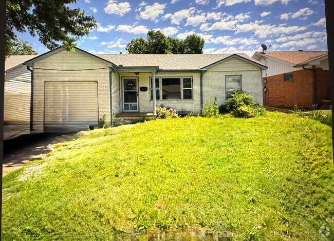 Building Photo - 3 bed 1 bath in Chickasha! Cute, clean and... Rental