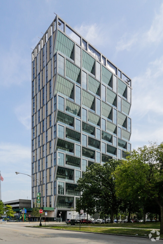 Building Photo - Solstice on the Park