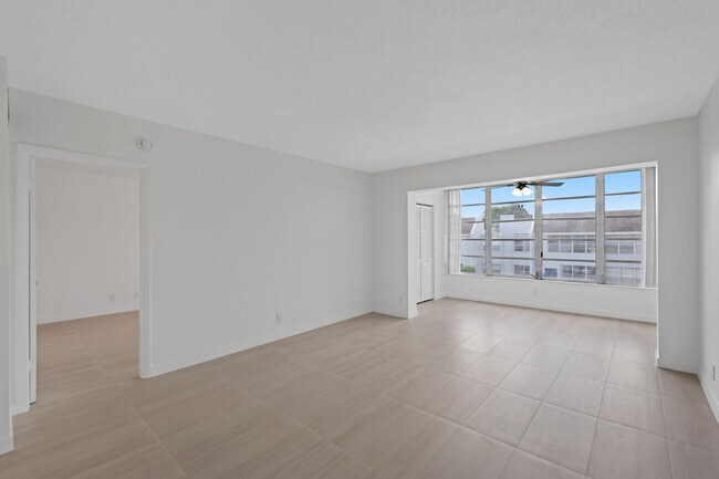 Photo - 2840 SW 22nd Ave Unidad 308