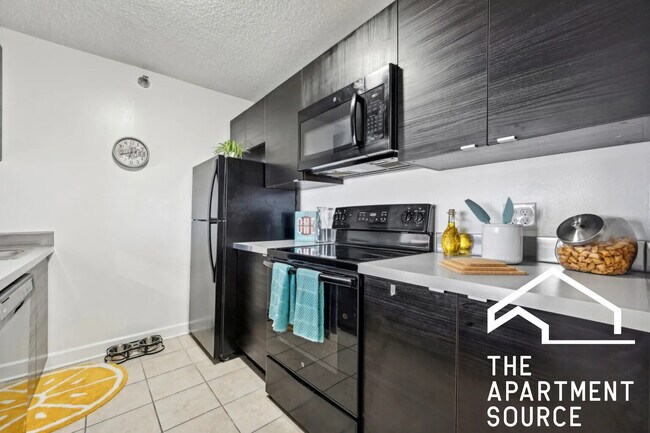 Building Photo - 1133 N Dearborn St Unit 2706 Rental