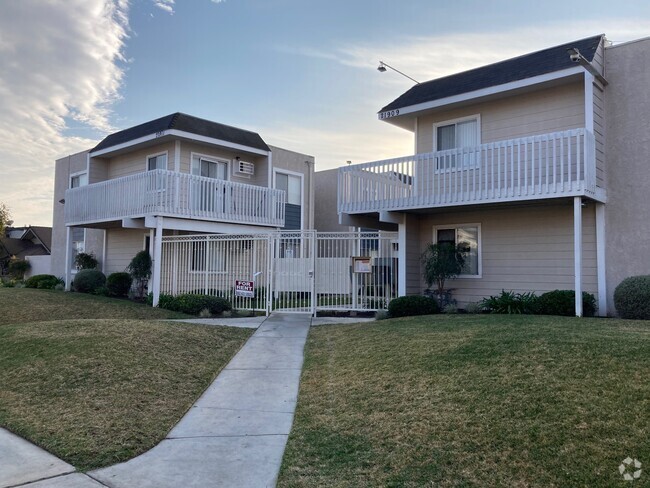 Building Photo - Claretta Avenue Apartments