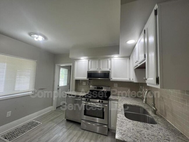 Photo - 111 Laurel St