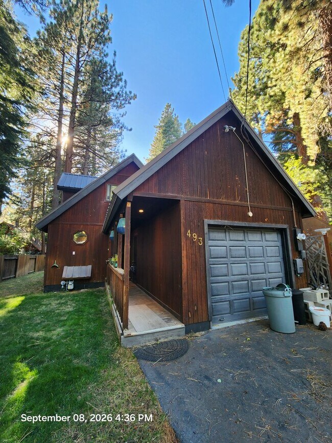 Photo - 493 Brassie Ave