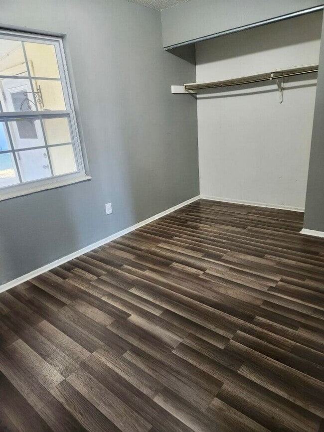 Photo - Great 2/1 duplex unit with large yard. Call Josh for showings 407-952-0608