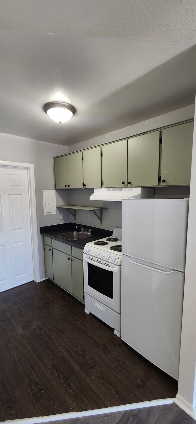 Building Photo - 700 Indian Rd N Unit 10