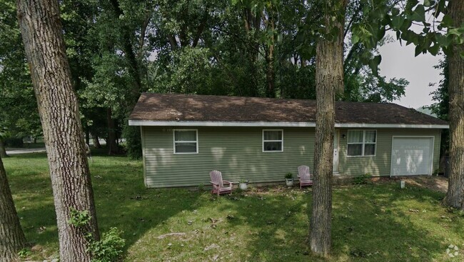 Building Photo - Redwood Rental