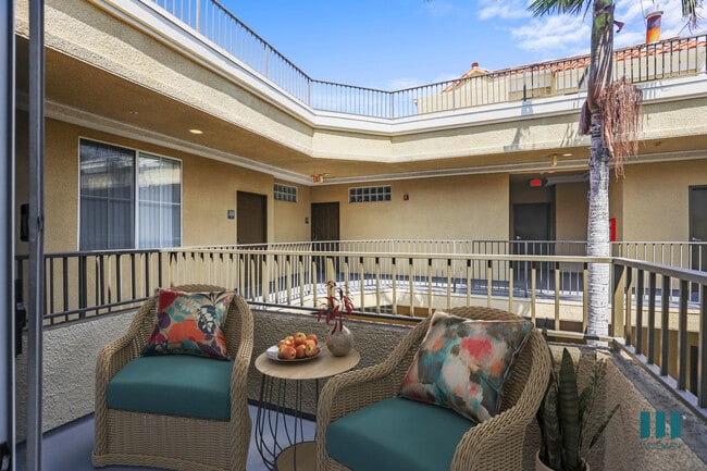 Spacious Patio - Barrington Santa Monica by Wiseman