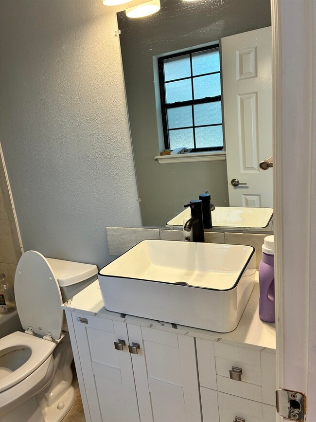 Photo - 1852 Hopkins Dr