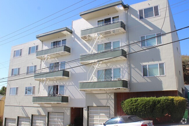 Building Photo - Twin Peaks: 1 Bed Apartment w/ Green View,... Unit 7