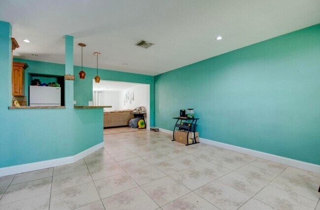 Photo - 1704 Duncan St